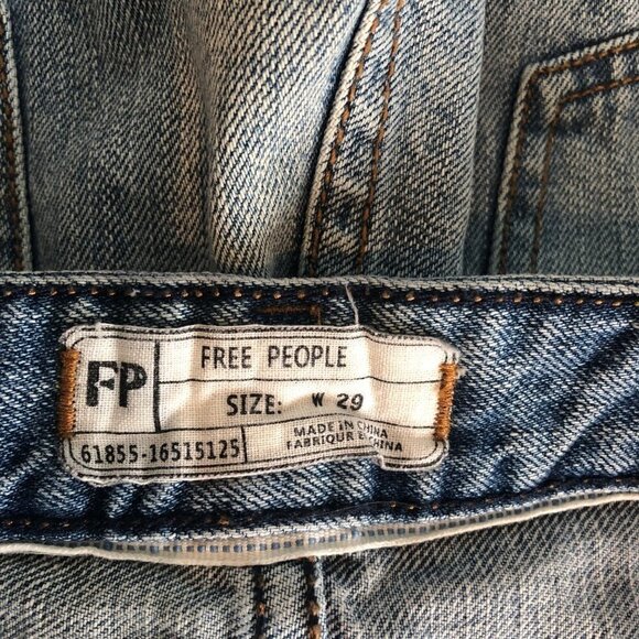 Free People Shorts Uptown High Rise‎ Button Fly Distressed Denim Women’s Size 29 - Picture 3 of 8